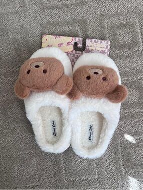 Plush Bear Slippers in White and Light Brown